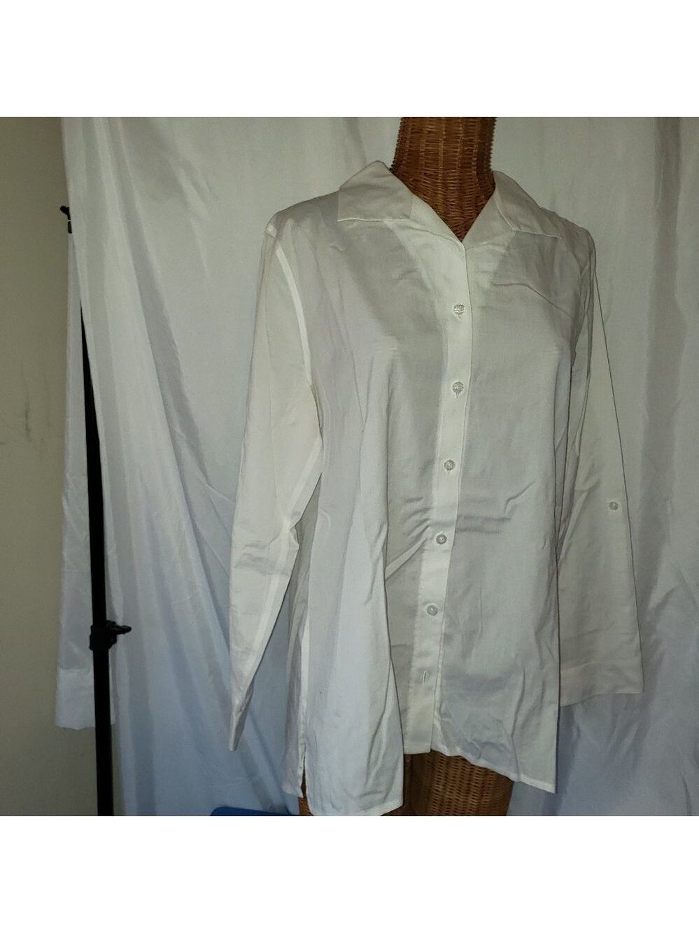Chico's Traveler No-Iron Shirt Long Sleeve Button Down Shirt - White - Size 2